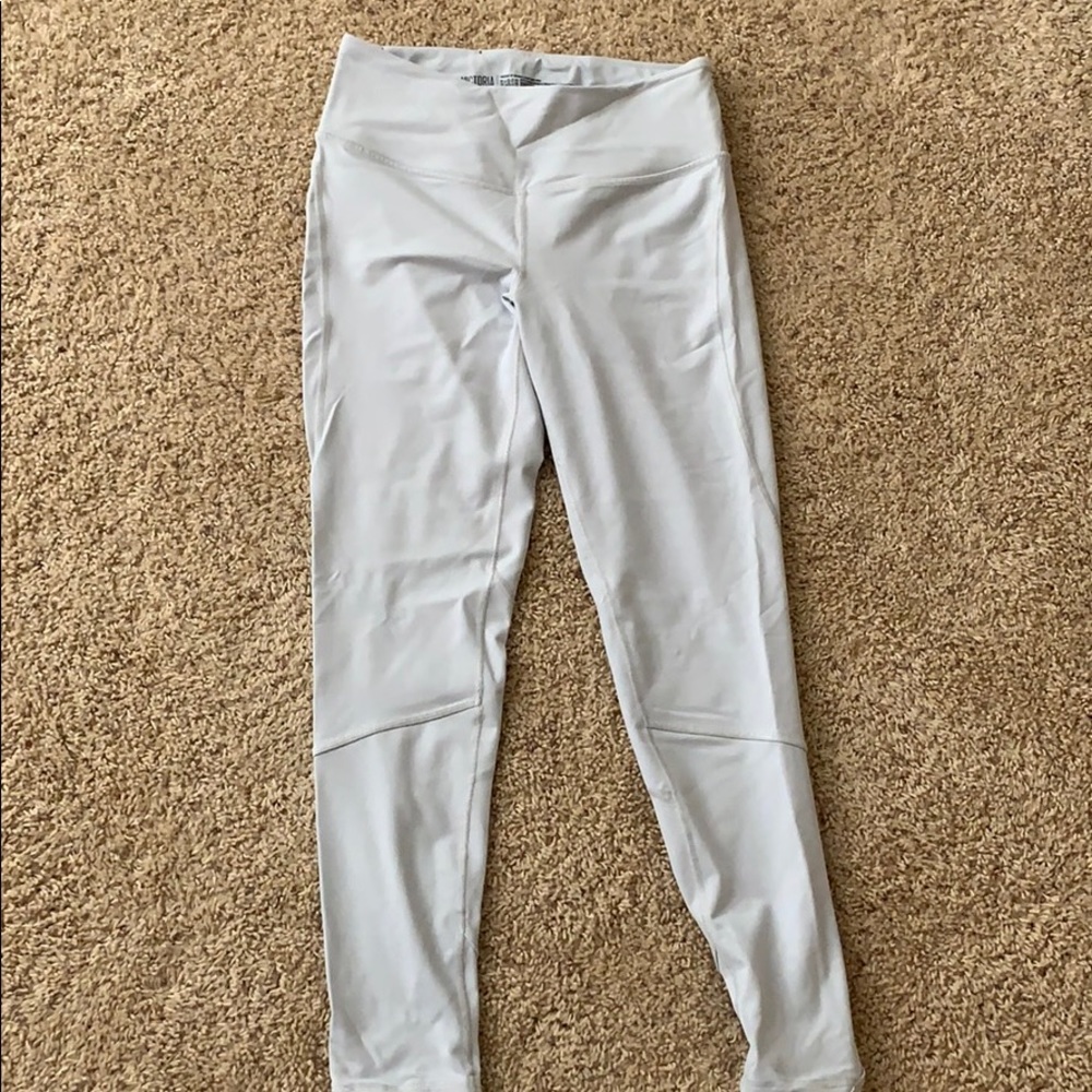 Light grey workout leggings